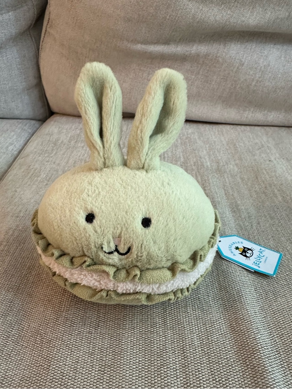 BNWT Jellycat Dainty Dessert Bunny Macaron